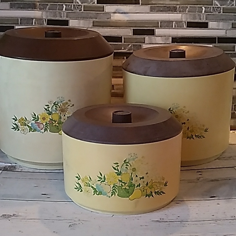 Vintage 1970s Lucite 3 pc canister set